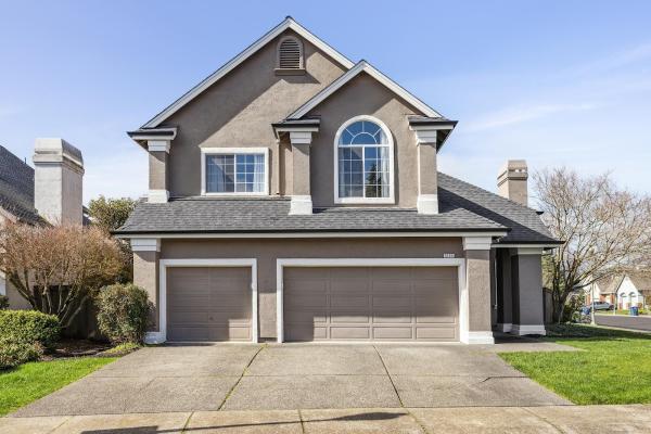 Christen Hamilton Realtor