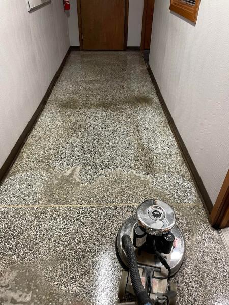 Helping Hands Cleaning Service