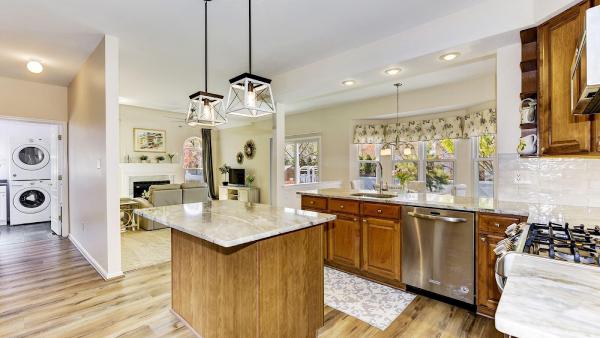 Mont's Carpet Tile and Flooring LLC