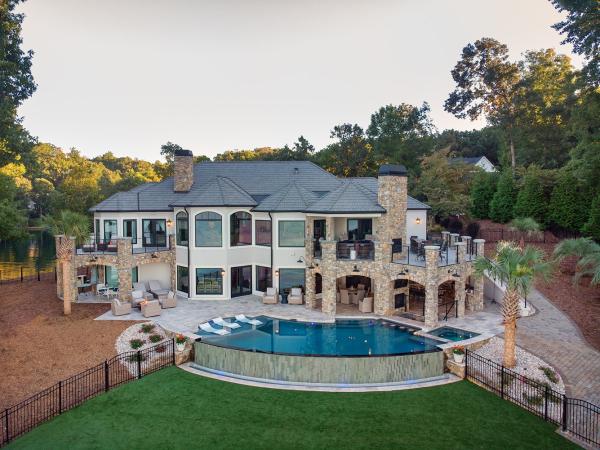 Signature Luxury Pools
