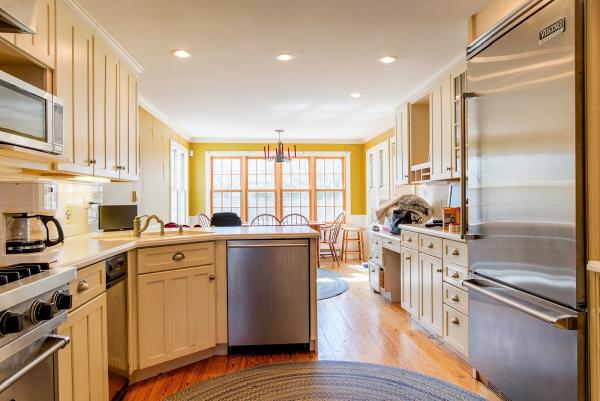 Dynamic Colors Inc