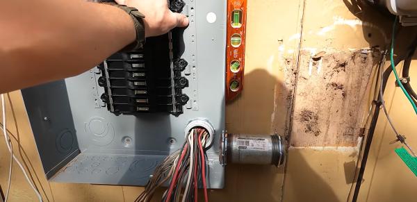 MWO Electrician