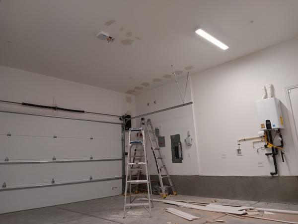 De la Cruz Painting Projects