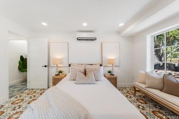 Bay Gold Staging & Design