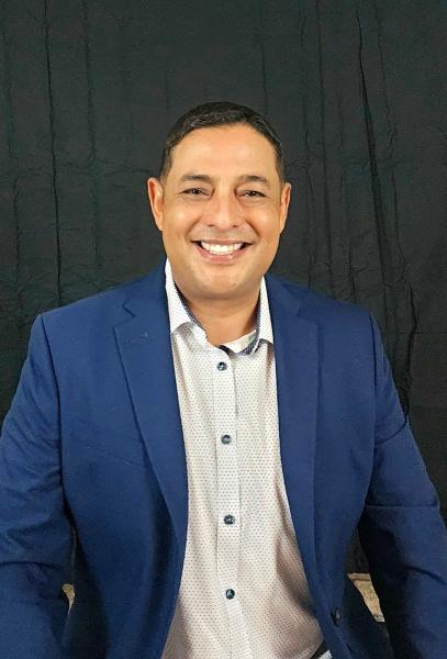 Alex Lopez 4 Real Estate