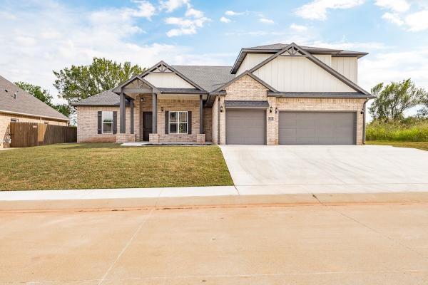 Sarah Manuel Homes at Re/Max Signature Stillwater