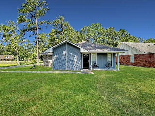 Darren James & Associates Brokered by LPT Realty