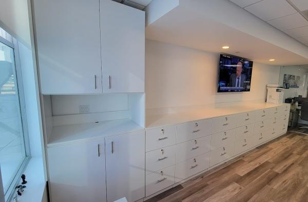 305 Closets