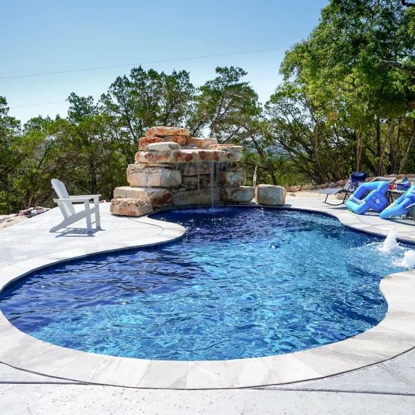 Maximum Pools and Spas LLC