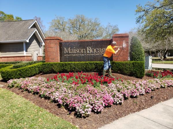Mr. Curb Appeal Pressure Washing