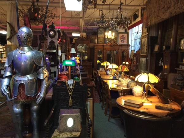 Daviddi Antiques