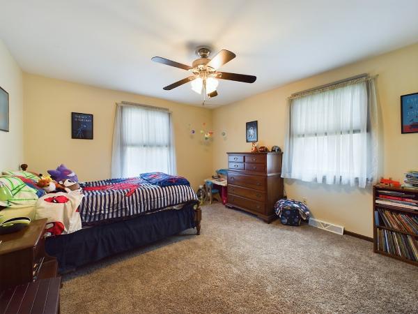 Leis Realty