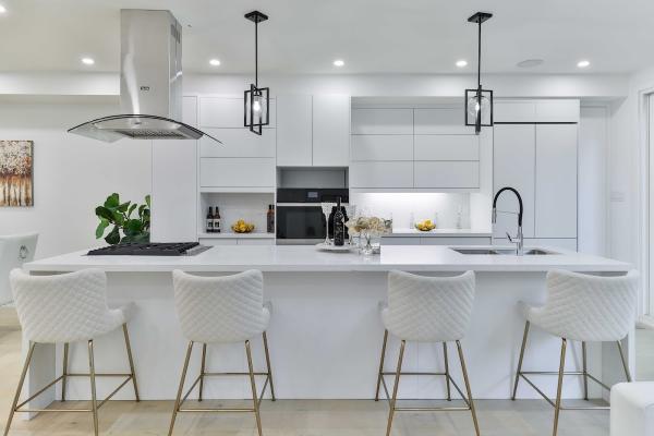 Realm Cabinet LLC