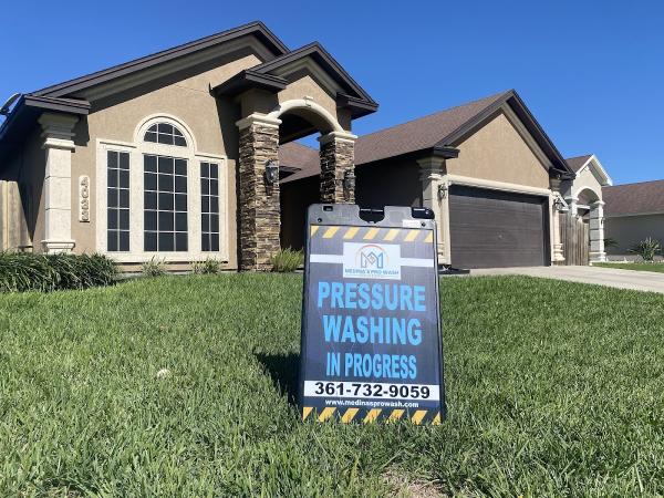 Medina's Pro Wash Solutions