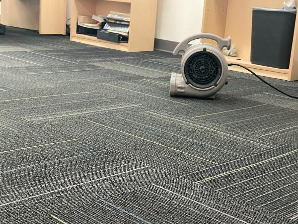Deluxe Cleaning and Janitorial Services