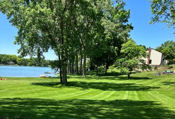 Lake's Lawn & Landscape