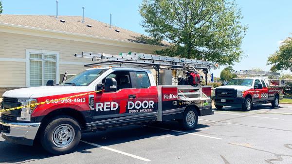 Red Door Pro Wash