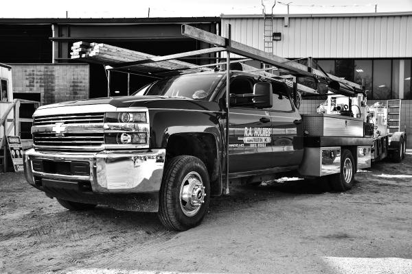 R A Holmes Construction Inc