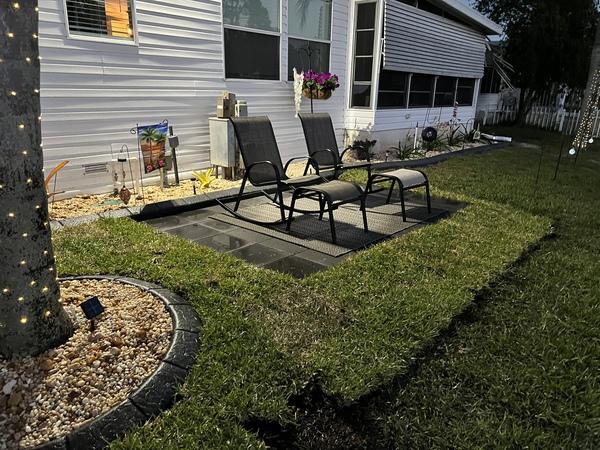 Smith Lawnscapes LLC