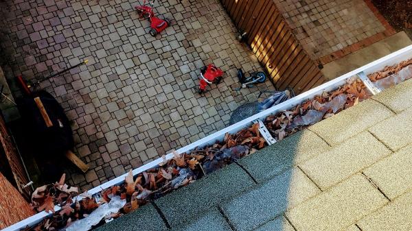 Reliable Gutter Cleaning