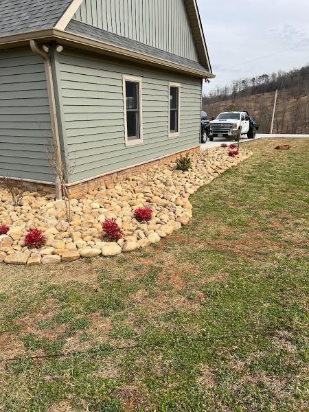 Hall's Lawn Care