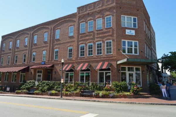 Aberdeen Fine Properties Inc.