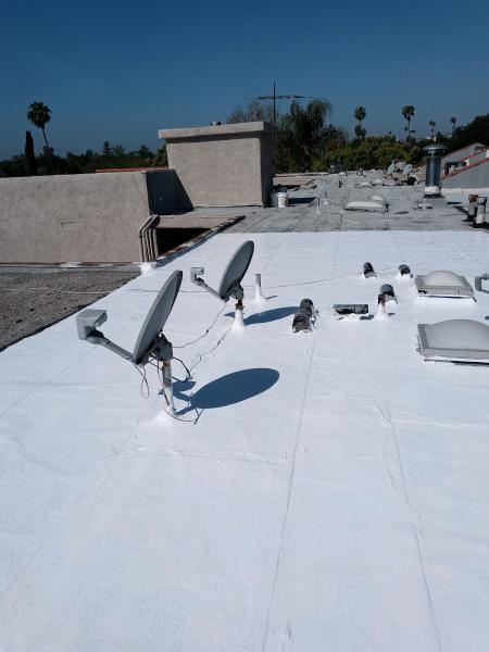 B & M Roofing