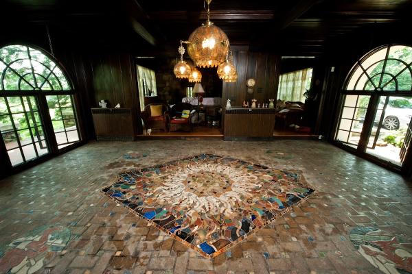 Distinctive Tile & Stone Design