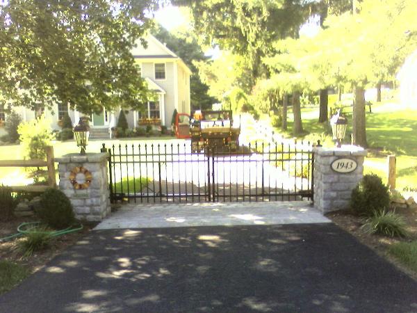 D & M Fence