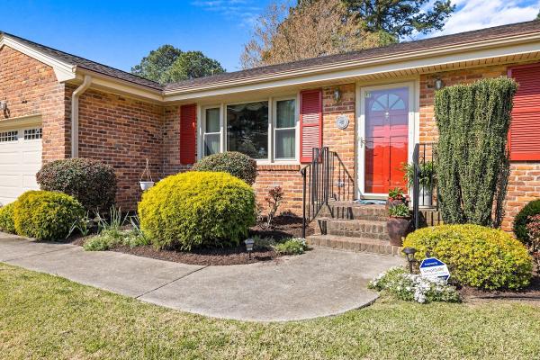 Margaret Richardson Team @ Cross Realty