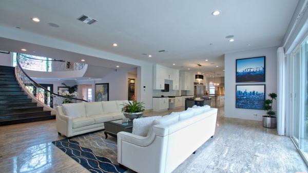 Elegant Painting and Decoration