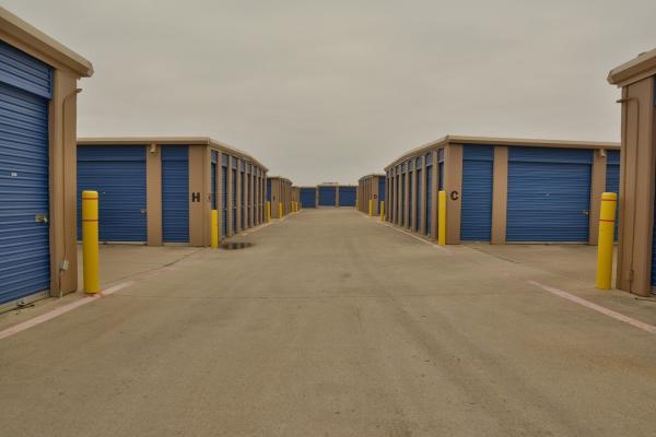 Macho Self Storage Irving