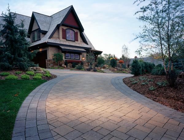 Black Diamond Paver Stones & Landscape