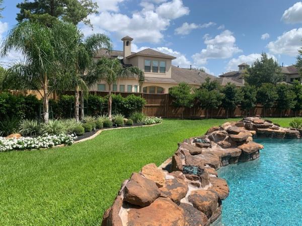 Riverside Lawn & Landscaping