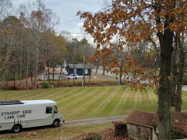 Straight Edge Lawn Care Llc.