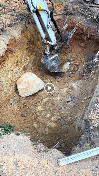 Lloyd's Excavation and Septic Services