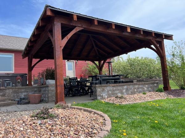 Lifetime Outdoor Arrangements