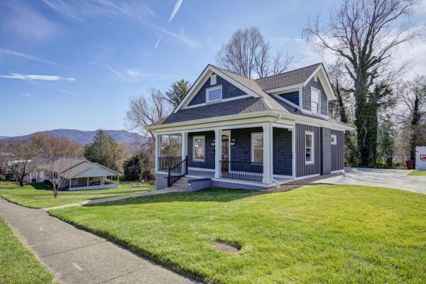 Cindy Edwards Re/Max Checkmate Realtor