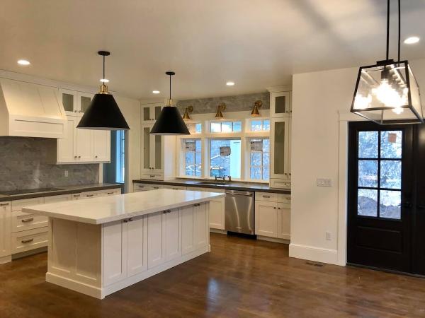 Oakridge Cabinet and Design
