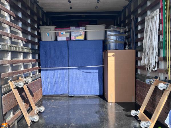 Captain d'S Moving