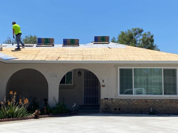 Alba's Roofing
