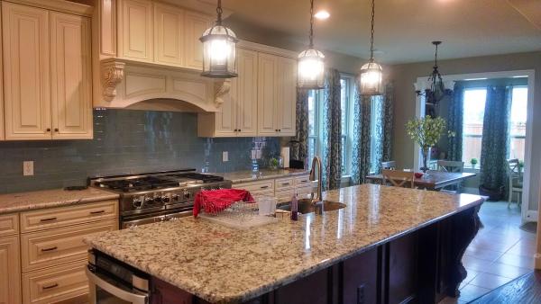 Della Floors & Construction