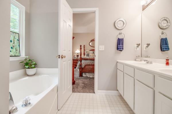 Modern Traditions Realty Group at Re/Max Center