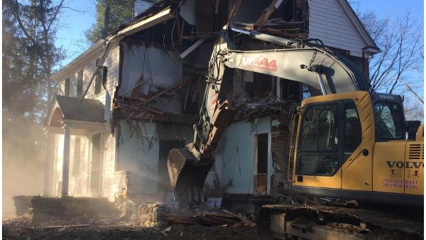 AAA Advantage Carting & Demolition Services