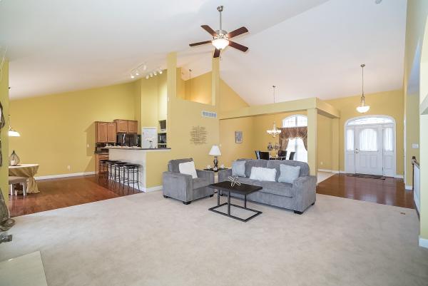Donacy Realty