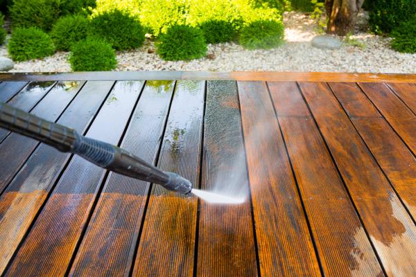 Universal Window Cleaning