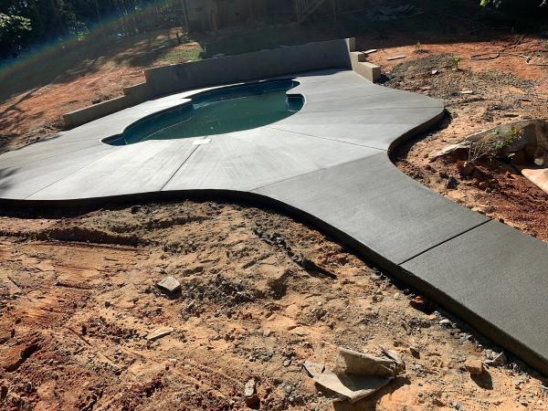 E & J Concrete LLC
