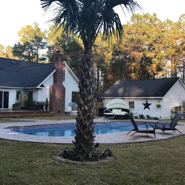 E & J Concrete LLC