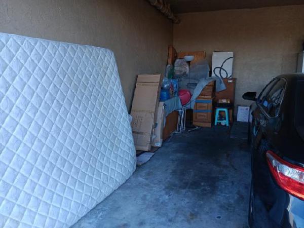 Saul Hauls Junk