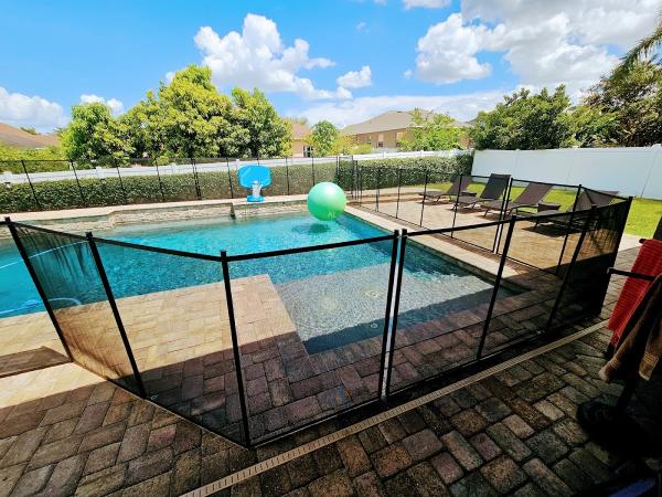 Babybarrier Pool Fence